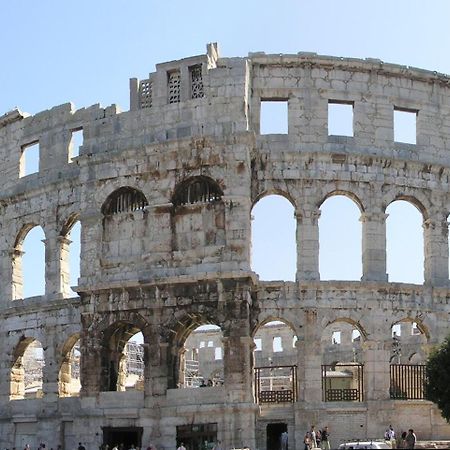 Apartman Paola Pula Bagian luar foto