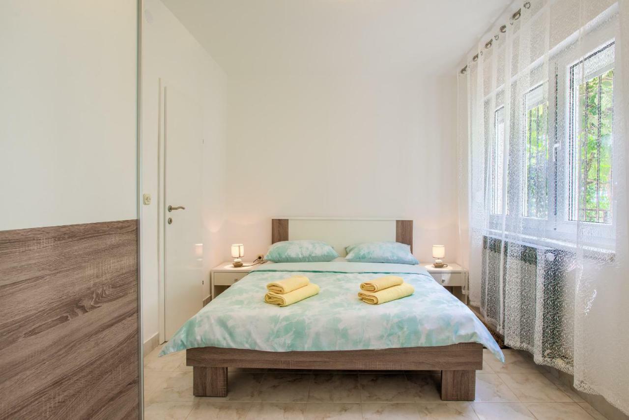 Apartman Paola Pula Bagian luar foto