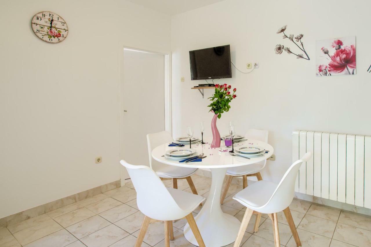 Apartman Paola Pula Bagian luar foto