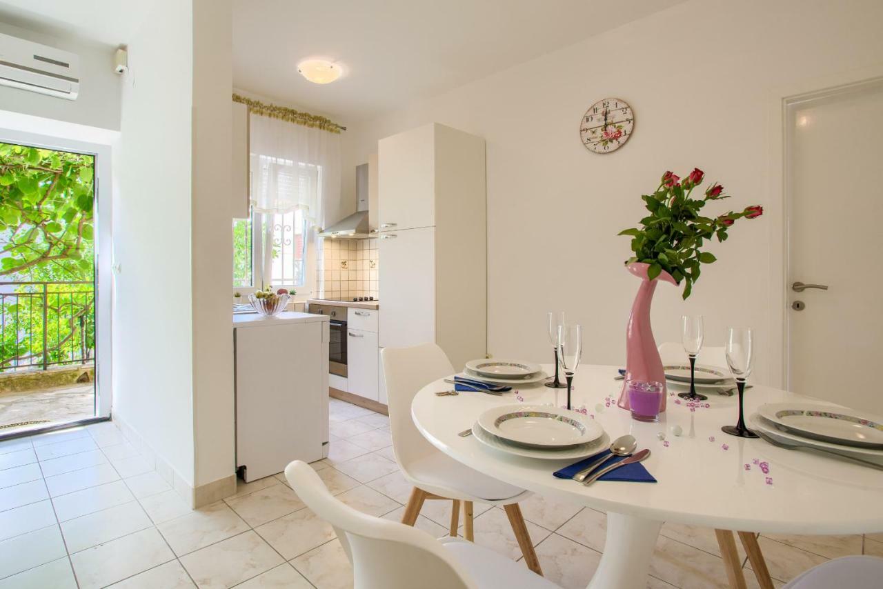 Apartman Paola Pula Bagian luar foto