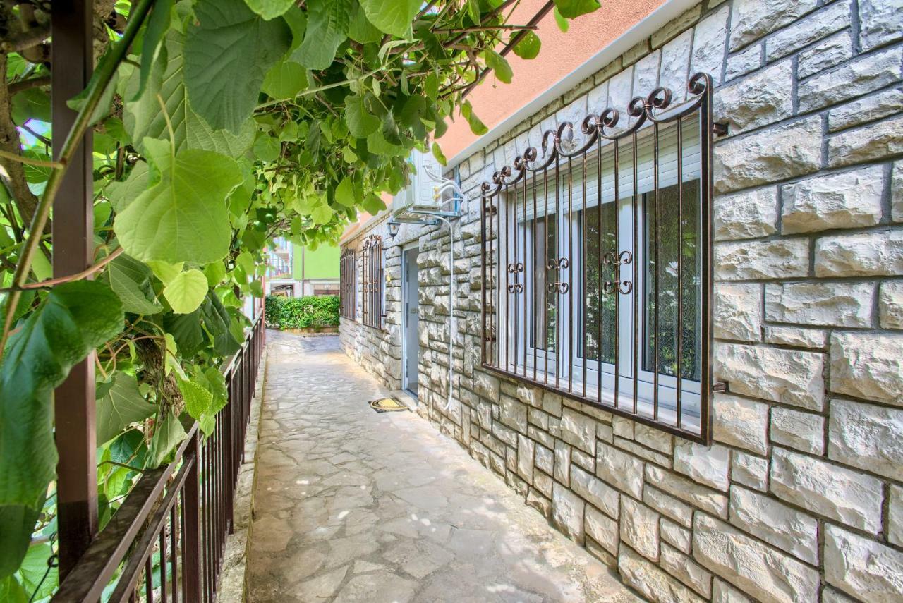 Apartman Paola Pula Bagian luar foto
