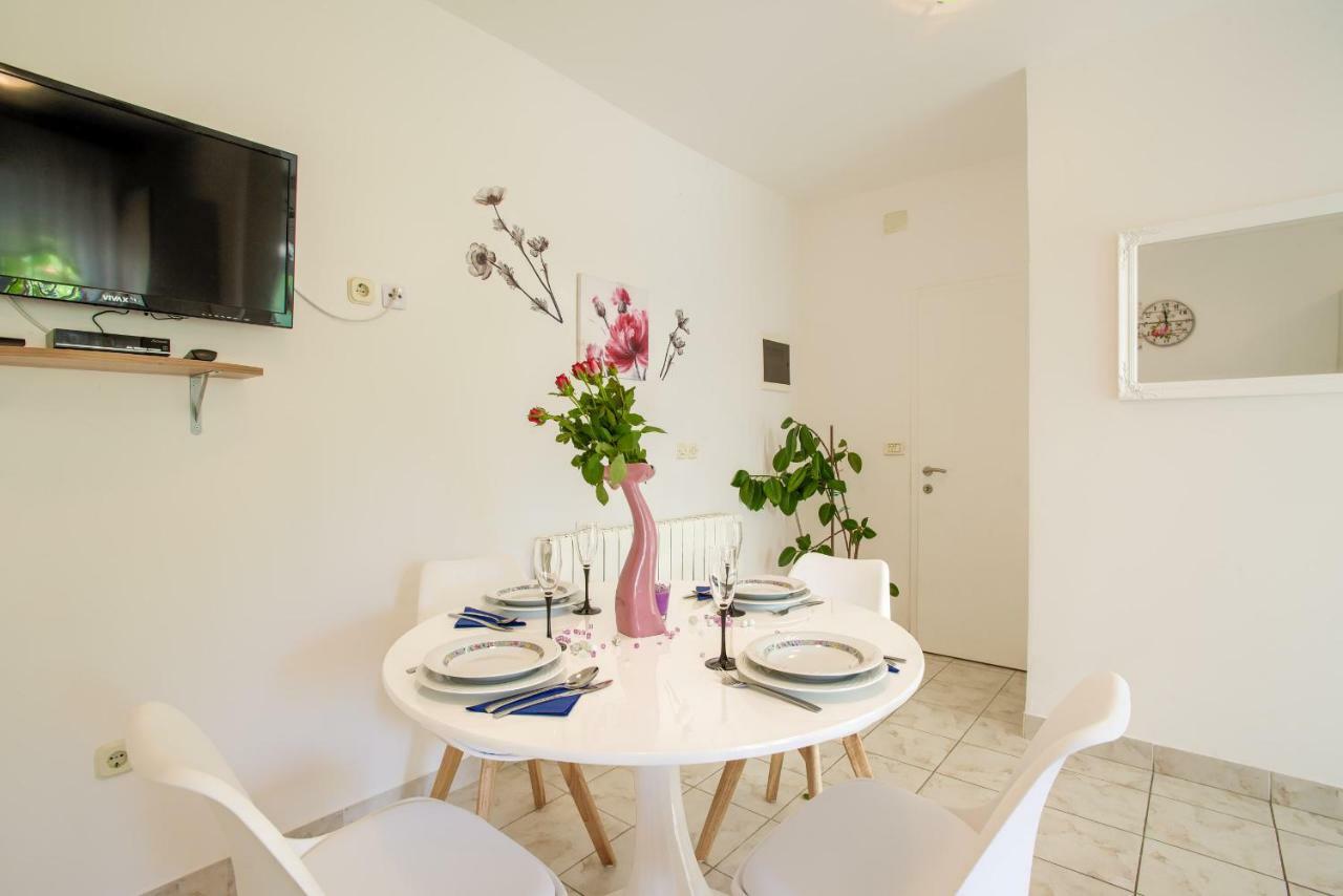 Apartman Paola Pula Bagian luar foto