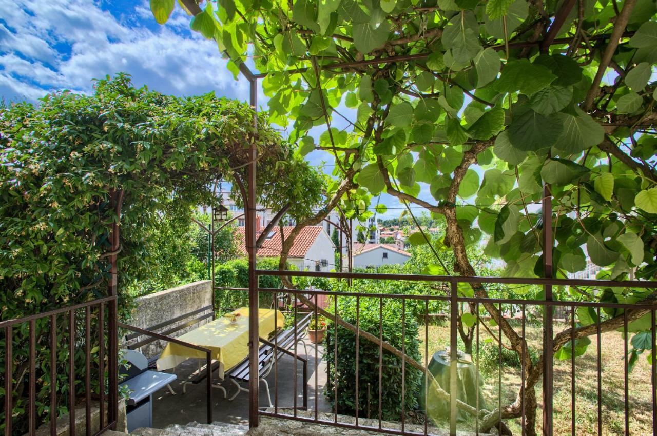 Apartman Paola Pula Bagian luar foto