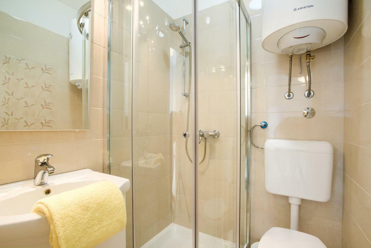 Apartman Paola Pula Bagian luar foto
