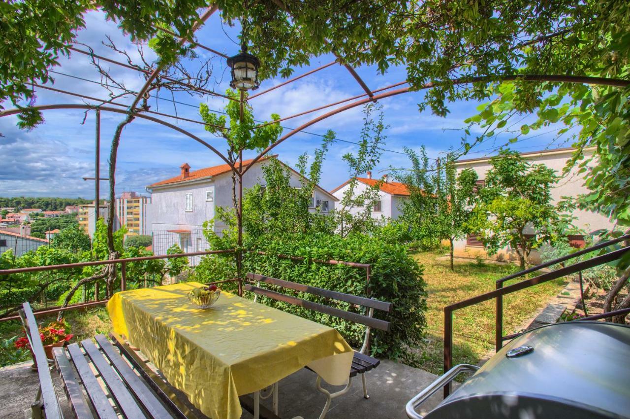 Apartman Paola Pula Bagian luar foto