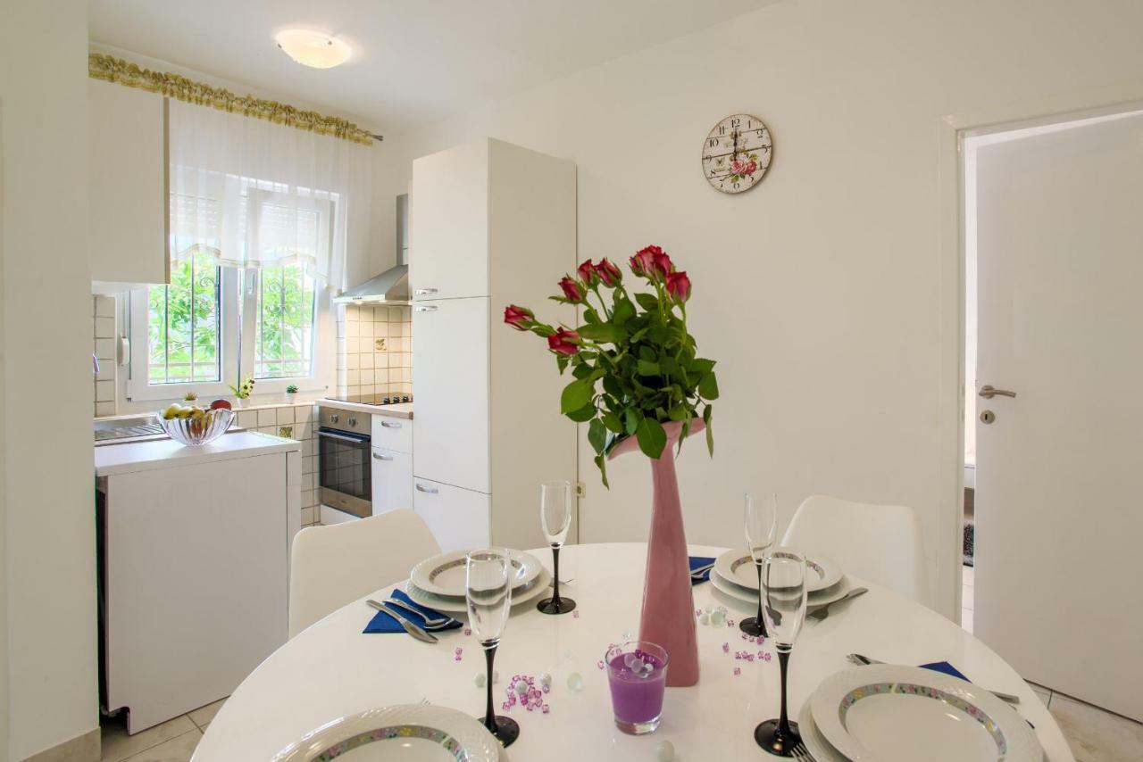 Apartman Paola Pula Bagian luar foto