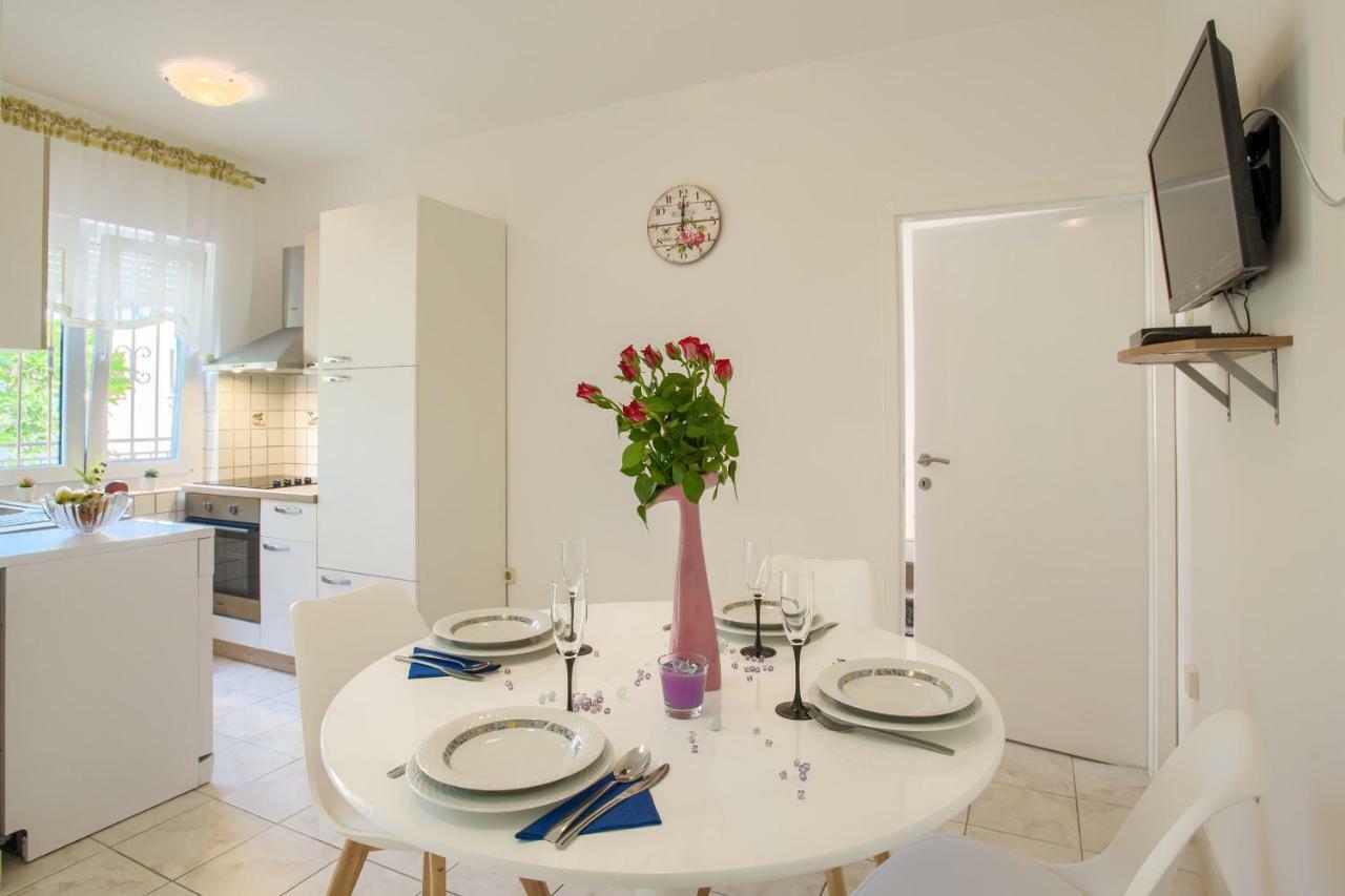 Apartman Paola Pula Bagian luar foto