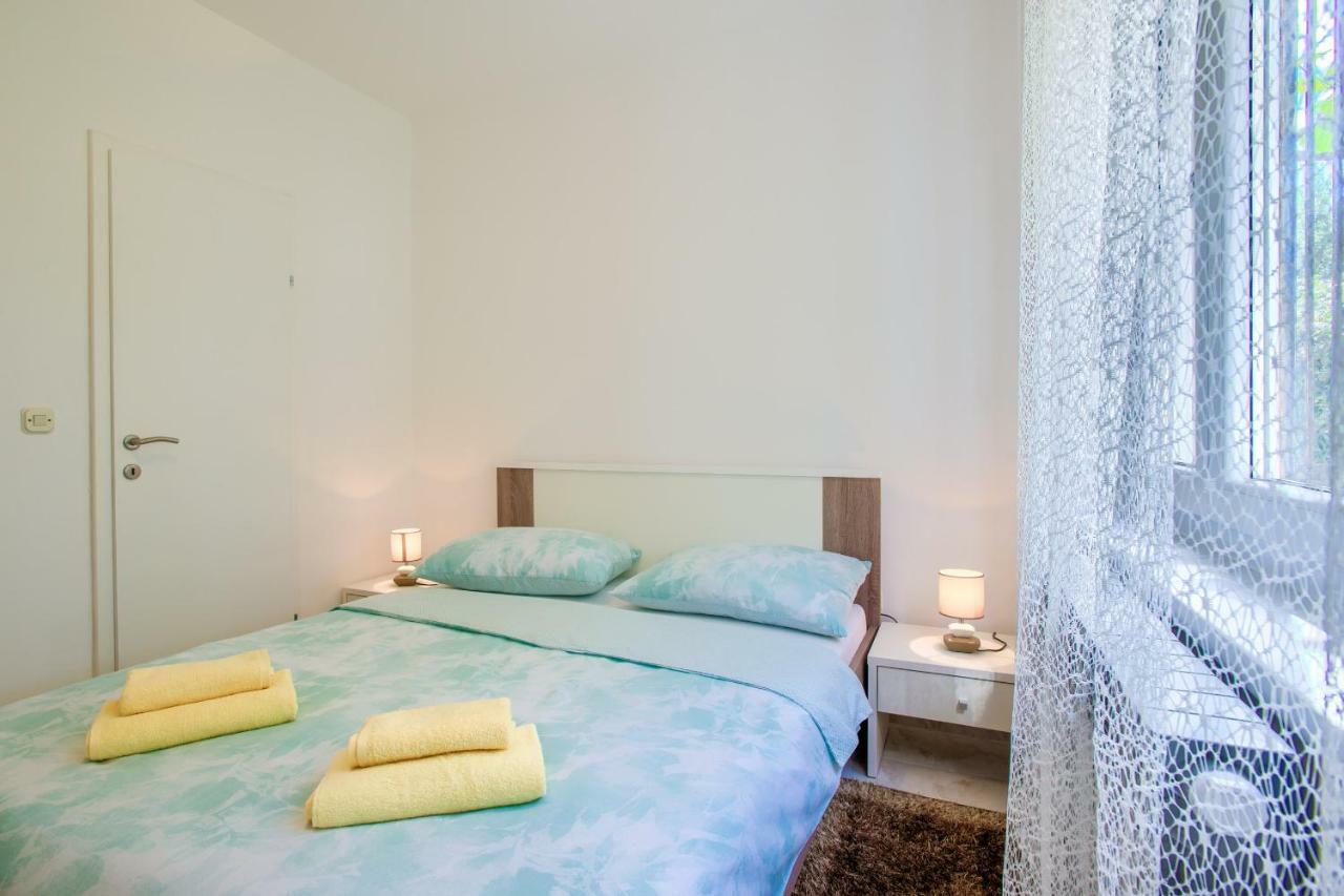 Apartman Paola Pula Bagian luar foto