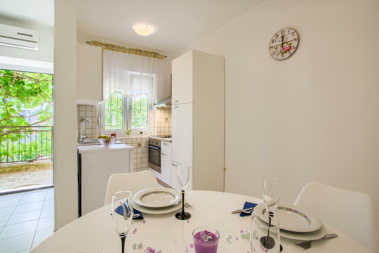 Apartman Paola Pula Bagian luar foto