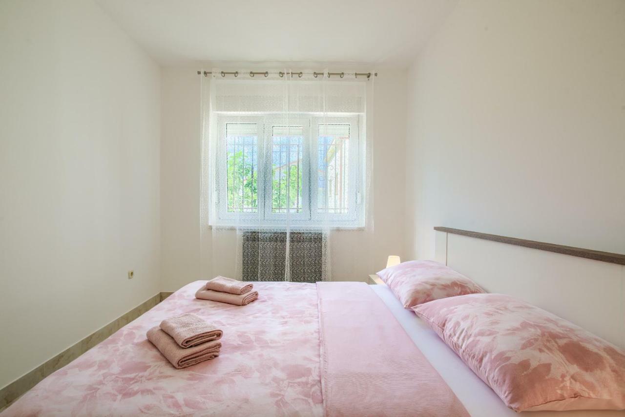 Apartman Paola Pula Bagian luar foto